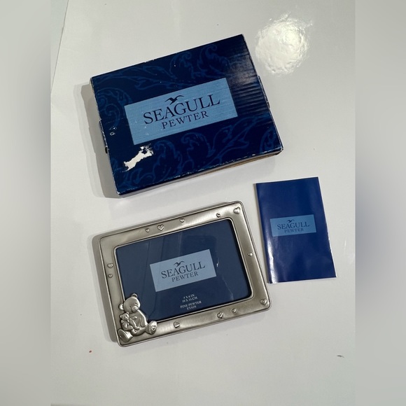 New Seagull Pewter Teddy frame with hearts - Picture 7 of 8